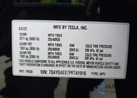 2023 Tesla Model Y Awd/Long Range Dual Motor All-Wheel Drive z USA, uszkodzony, nr VIN 7SAYGAEE7PF741916